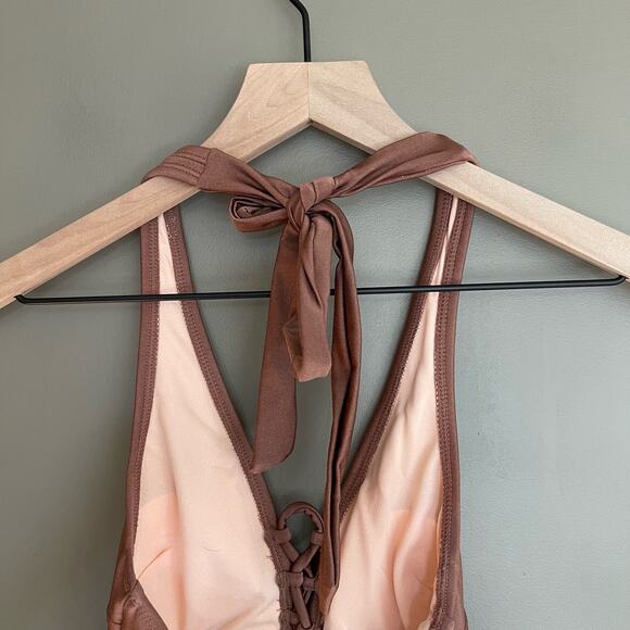 Cupshe Strawberry Fields Forever Back Tie One Piece Swimsuit Size XS Bronze Sexy - Picture 10 of 14